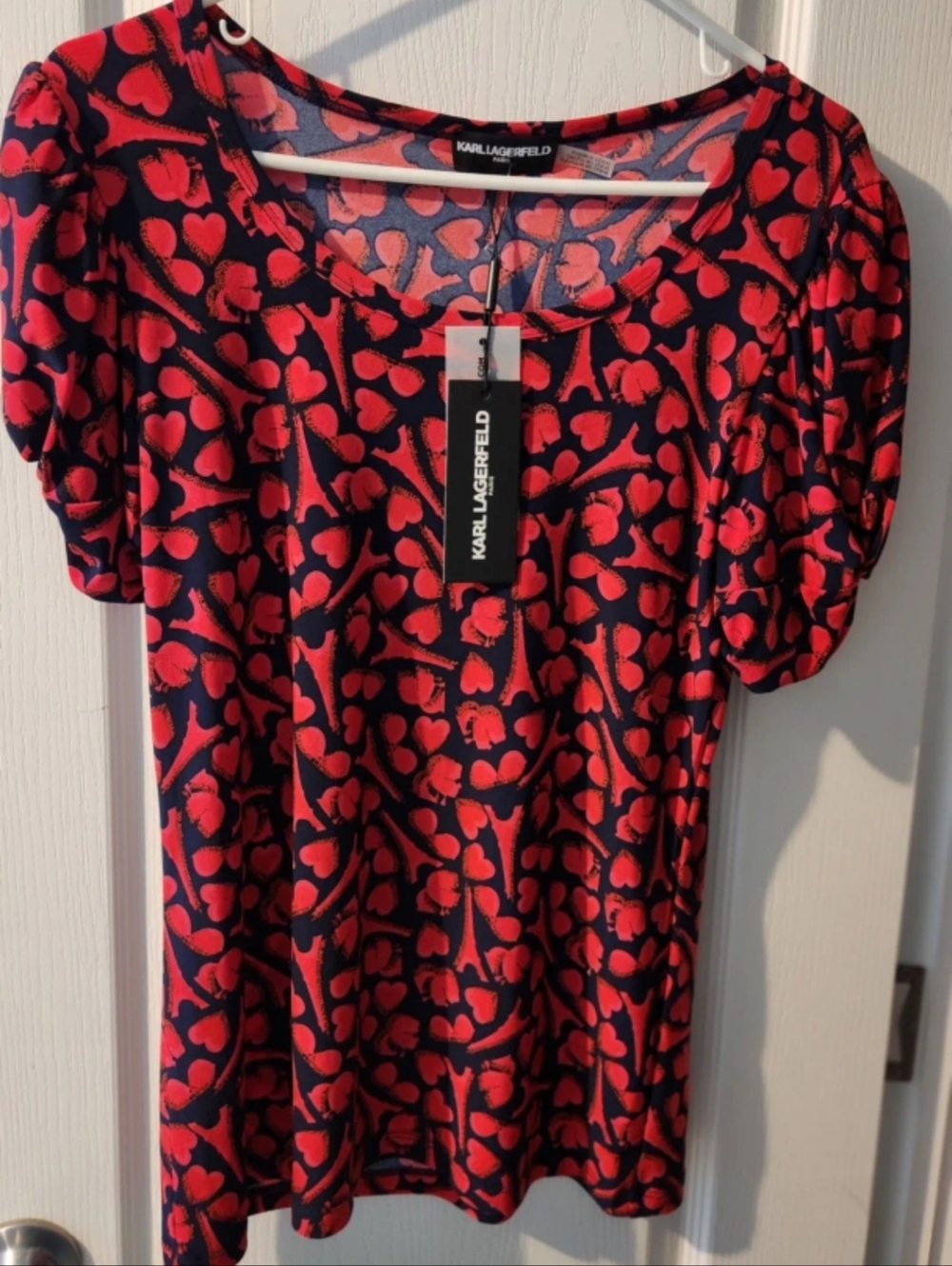 NWT Karl Lagerfeld SIZE XSMALL Navy Top with Red Heart Print
